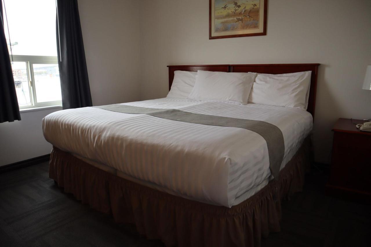 Destination Family Hotel Whitehorse Exterior photo